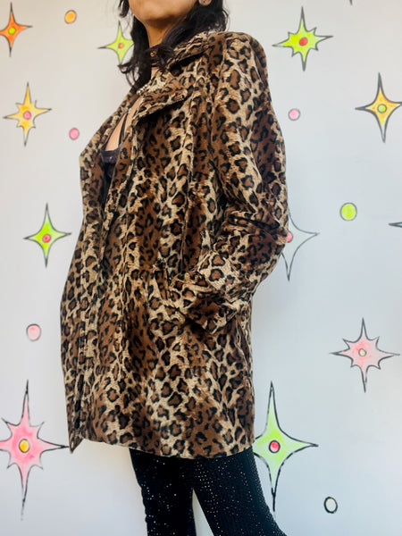 Vintage 90s Leopard Print Vegan Fur Coat – Boho Grunge Western Glam (S/M)