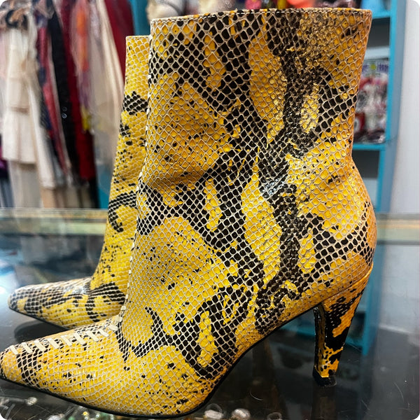 Vintage 90s Y2K | Gianni Bini Yellow Leather Snakeskin Retro Ankle Boots | 6M