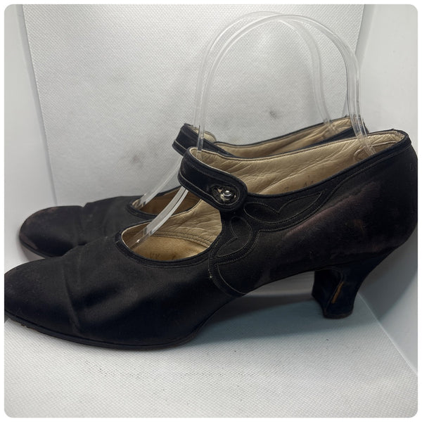 Antique 1920s Black Silk Mary Jane Pumps – Art Deco Heels – Size 8/8.5