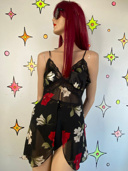 Black and Red Floral Split Front Slip Lace Trim Secret Treasures Vampy Goth L