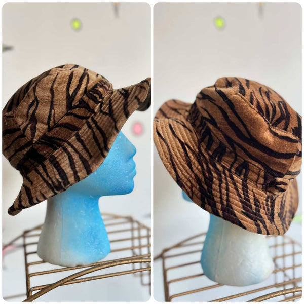 90s Y2K Tiger Stripe Velvet Bucket Hat – Animal Print Grunge Glam – Fuzzy Hat
