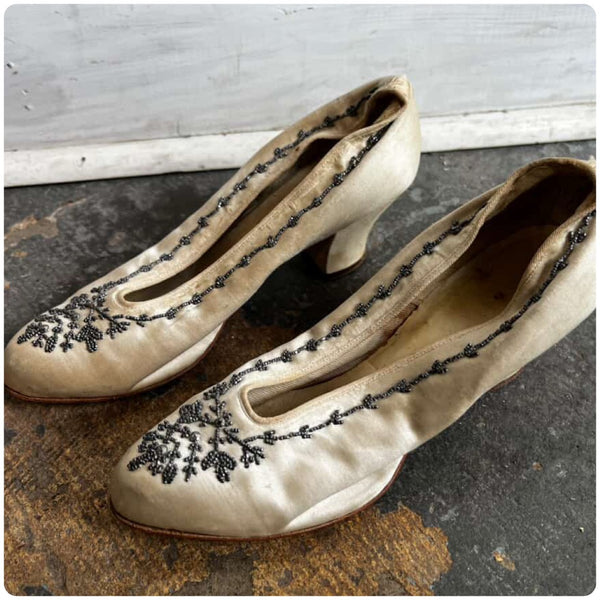 Antique 1900s Victorian Cream Silk Beaded Wedding Shoes - 5.5 - Museum-Worthy
