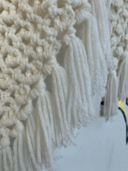 Vintage 70s White Crochet Poncho | Boho Western Festival Cape Shawl | Fringe