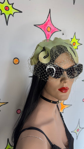 Vintage 1950s Pastel Green Lace Fascinator Veil Whimsy Net Cage Hat Coquette