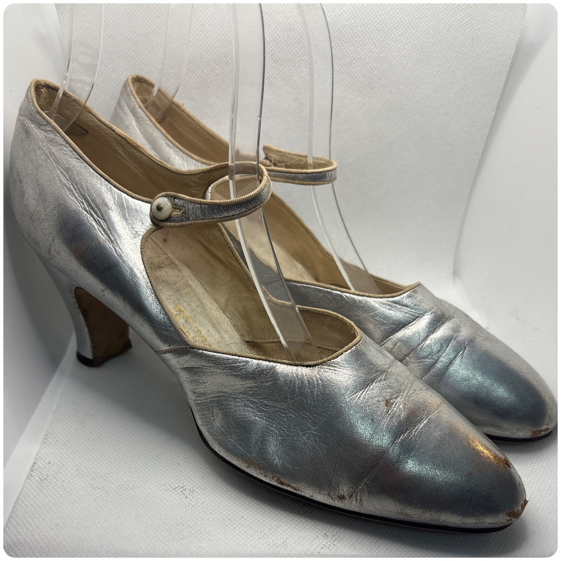 Vintage 1920s Silver Mary Jane Heels Single Strap Art Deco Shoes – Narrow 8/8.5