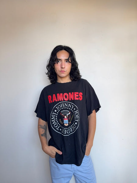 Ramones Graphic Concert Tee Thrashed Punk Rock & Roll Metal Grunge T-Shirt