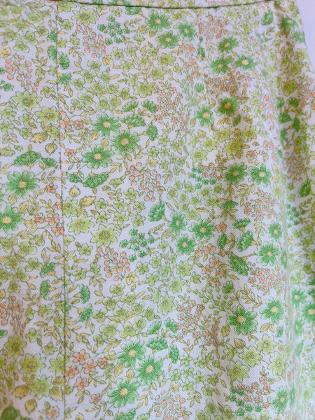 Vintage 50s 60s Green Floral High Waisted Pedal Pushers Capri Shorts – Small 3/4