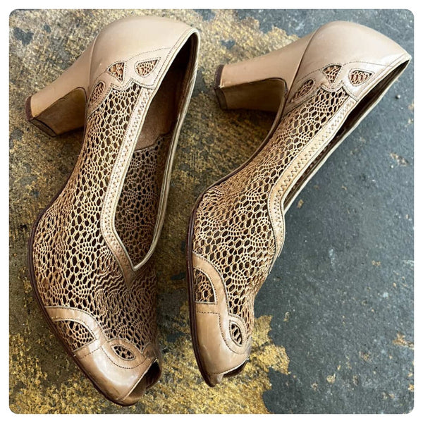 Vintage 1940s Tan Leather Peep Toe Heels - Lace Cut-Outs ' Size 7.5