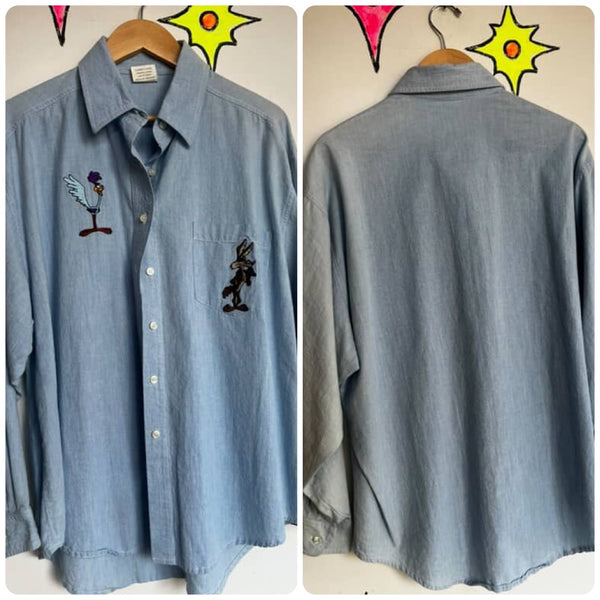 Vintage 90s | Looney Tunes Embroidered Shirt | Roadrunner Wiley Coyote