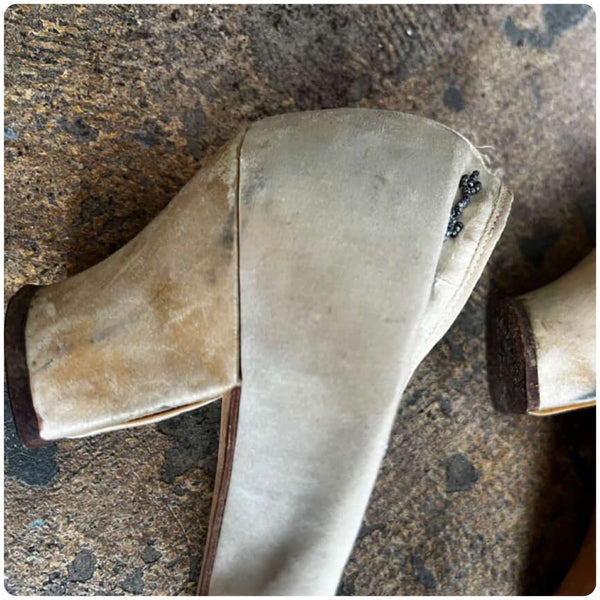 Antique 1900s Victorian Cream Silk Beaded Wedding Shoes - 5.5 - Museum-Worthy