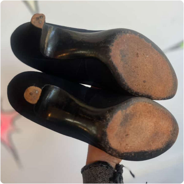 Vintage 40s 50s Black Suede Round-Toe Embellished Heels - Palter Deliso - 8.5
