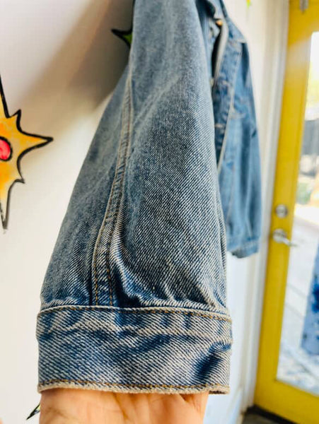 Vintage 90s Light Wash Blue Denim Jacket – Grunge Boho Soft Worn-In Style – M