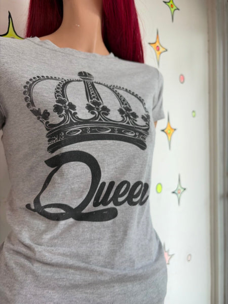 Y2K Gray Tattoo "Queen" Graphic Emo Glam Baby Tee Indie Sleaze Streetwear | S/M
