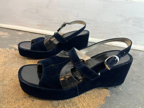 1940s Navy Blue Velvet Peep Toe Wedge Platform Heels - 7.5