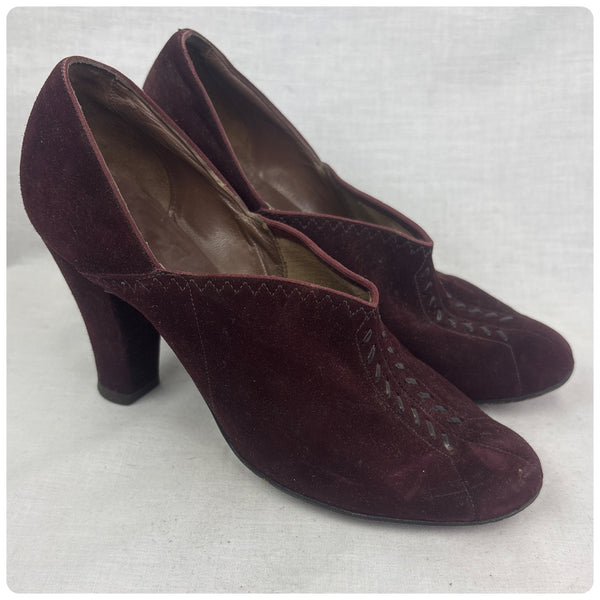 Vintage 1930s 40s Burgundy Suede Pumps w Embroidered Detailing 5.5 or snug 6