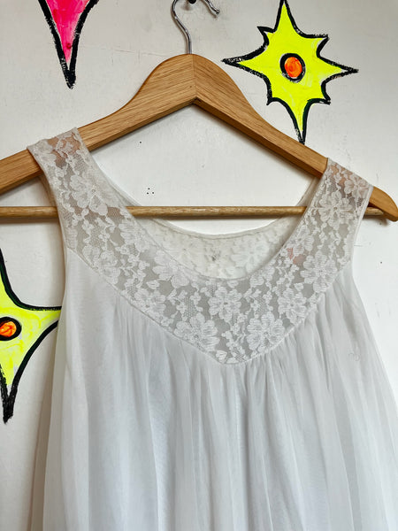 Vintage 60s ' Double Layer Fluffy Chiffon & Lace Sheer White Babydoll Nightgown