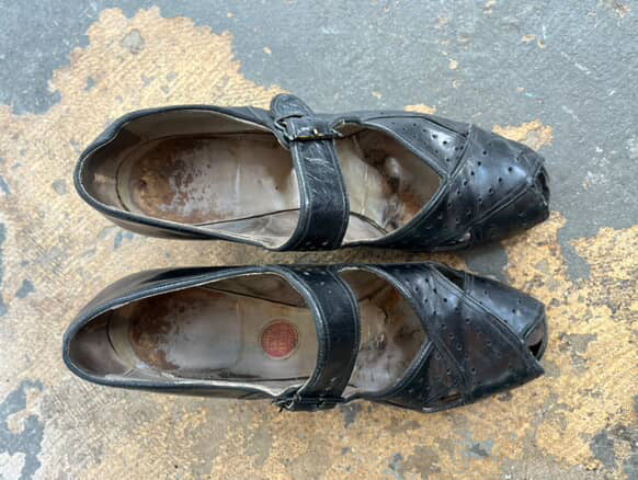 1940s Black Leather Peep Toe Mary Jane Heels - Enna Jettick - Size 8