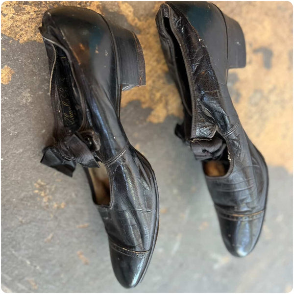 Antique 1910s 20s Black Leather Mary Jane Pumps w Silk Bows - Edwardian – Size 5