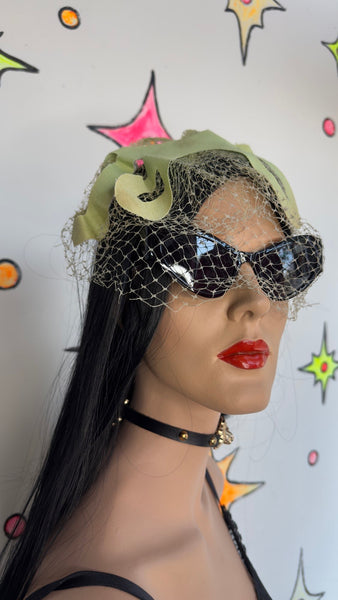 Vintage 1950s Pastel Green Lace Fascinator Veil Whimsy Net Cage Hat Coquette