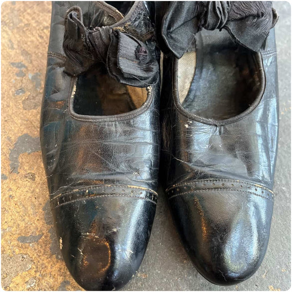 Antique 1910s 20s Black Leather Mary Jane Pumps w Silk Bows - Edwardian – Size 5