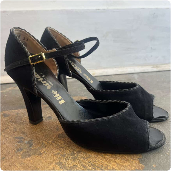 Vintage 1950s–60s Black Suede Peep Toe Strap Heels – Life Stride – Size 7