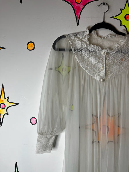 Vintage White Lace Sheer Robe – Victorian Romantic - Puff Sleeve - Pegnoir - S