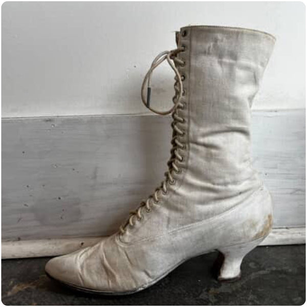Antique Canvas Victorian Boots | White Pointy Lace Up Wedding Boots | 8 - 8.5