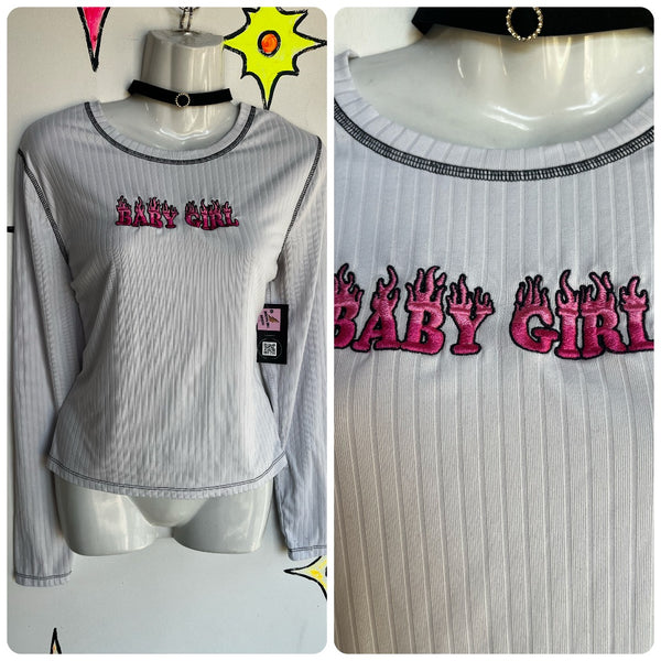 Vintage Y2K 2000s | Baby Girl Embroidered Emo Fairy Grunge T Shirt Baby Tee | XL