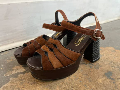 Vintage 1940s Brown Cowhide Leather Peep Toe Wooden Platform Heels | 6.5 - 7