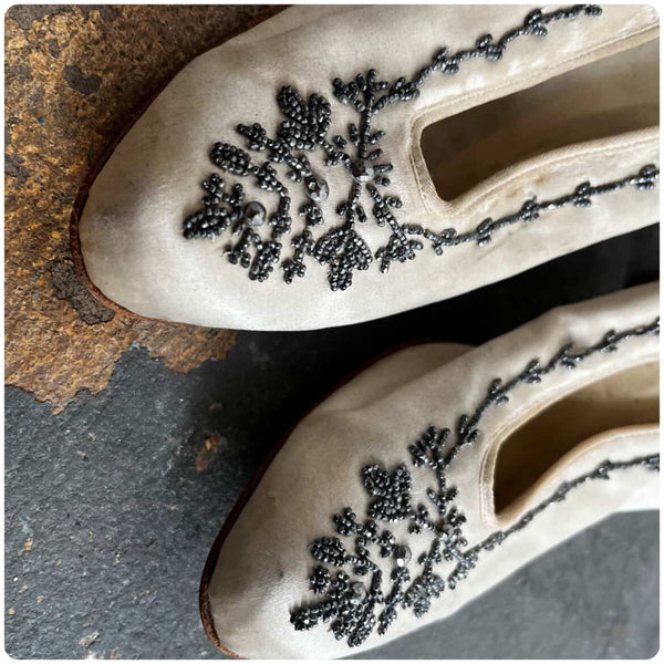 Antique 1900s Victorian Cream Silk Beaded Wedding Shoes - 5.5 - Museum-Worthy