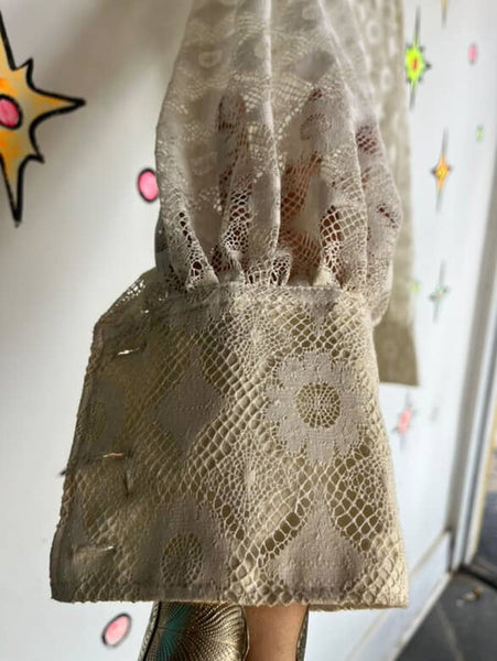 Vintage 70s White Sheer Lace Romantic Grunge Boho Dagger Collar Blouse | M