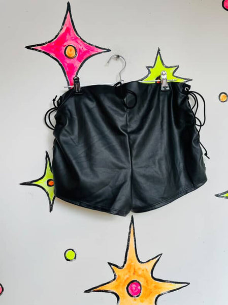 Vintage Y2K Black Lace-Up Stretch Hot Pants Vegan Leather Goth Shorts – NWT - S