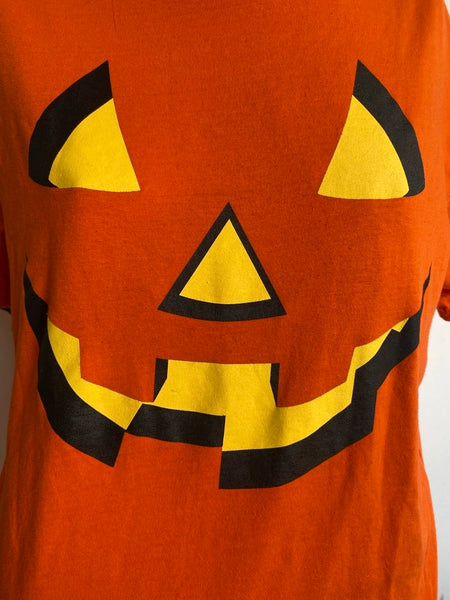 Halloween Jack-O-Lantern Tee Spooky Pumpkin Graphic Shirt Trick or Treat Vibes M