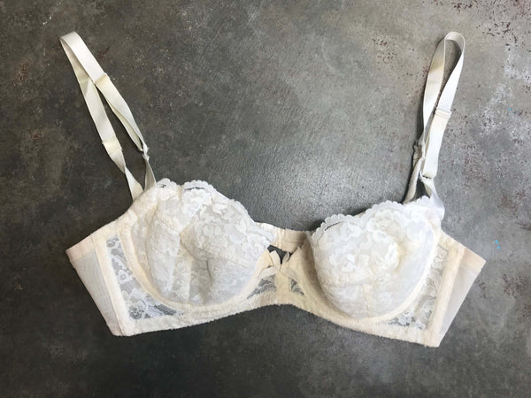 Vintage 1950s Bra | White Lace 50s Brassiere Pin up Lingerie | 34B