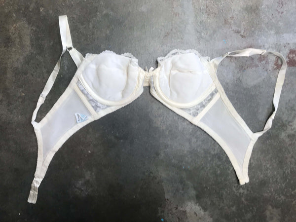 Vintage 1950s Bra | White Lace 50s Brassiere Pin up Lingerie | 34B