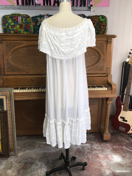 Spanish FIESTA 1970's Vintage/ White Gauzy Cotton Ruffled/ Off Shoulder Dress/ Lace Edges/ Mexican Wedding/ Free Size