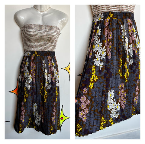 Vintage 60s 70s | Flower Power Groovy Pleated Midi Skirt | Size Small