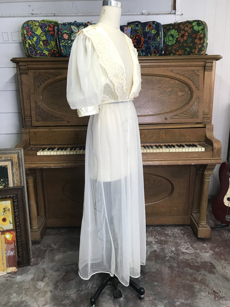 Vintage 1950s/ Cream Sheer/ Nylon Chiffon/ Lace Detail/ Lingerie Negligee Robe/ Size Small/ S