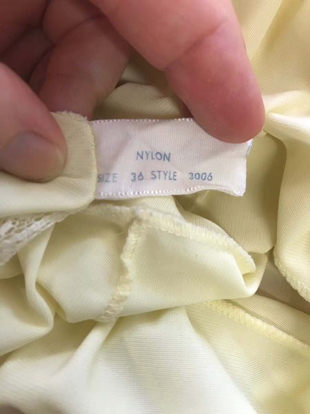 Vintage 50s 60s | Pale Yellow Lingerie Lace Pin up Slip | M