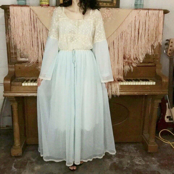 Vintage 60s Blue Double Layer Chiffon and Lace Robe | M/L