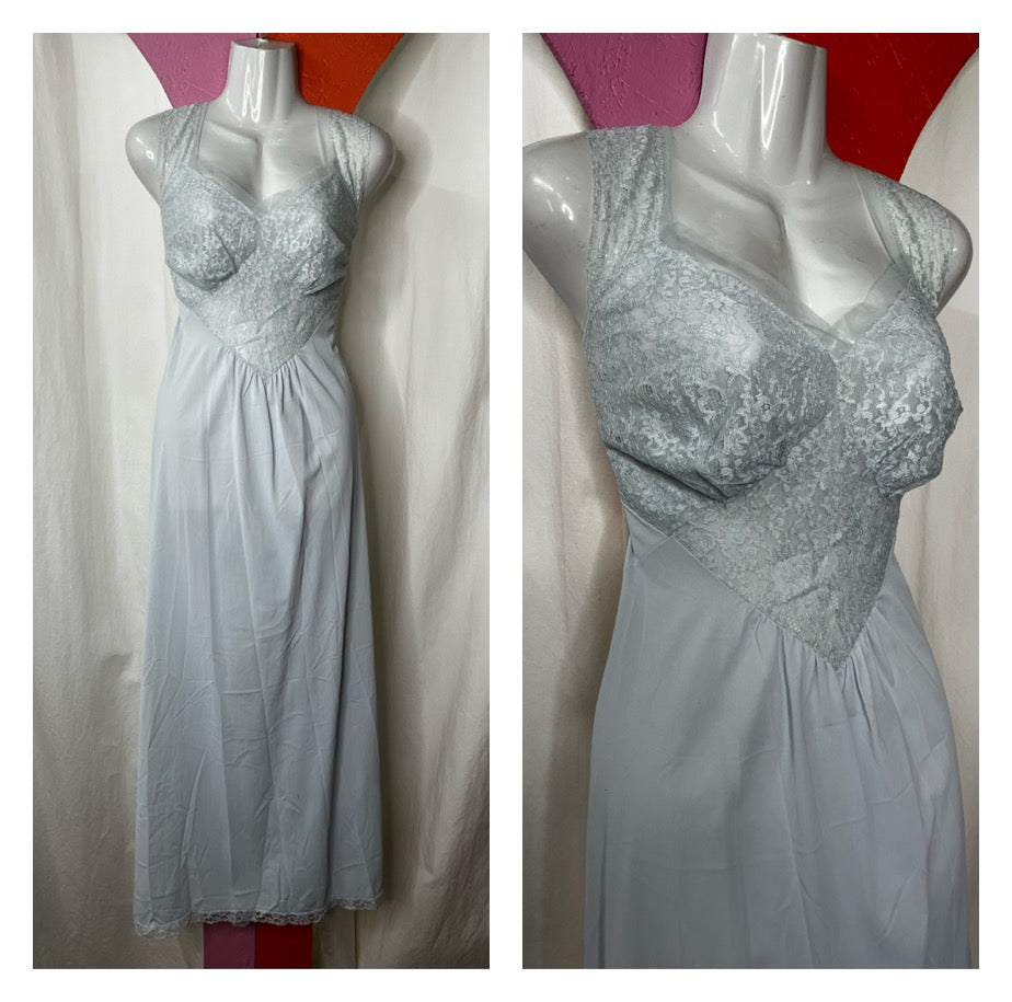 Vintage 50s 60s | Blue Nylon and Lace Slip | 34