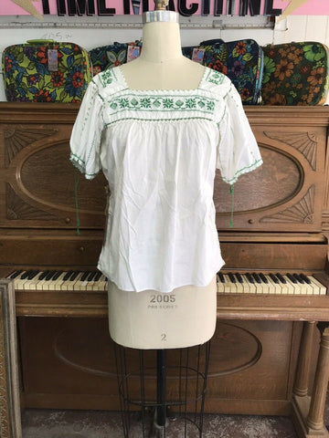VTG 70s | Mexican Hippie Boho Cotton Boho White Embroidered Blouse | Free Size