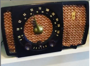 Vintage 1950's | Zenith Bakelite AM/FM Radio T723