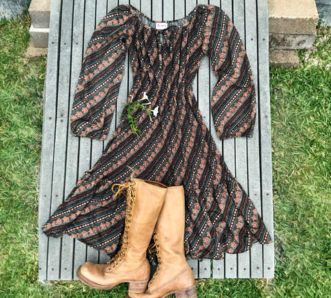 VTG 70s | Prairie Floral Boho Hippie Bell Sleeve 1970s Dress | M L