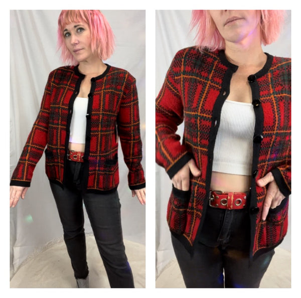 Vintage 80s 90s | Red Cropped Tartan Plaid WoolChristmas Sweater Cardigan | M