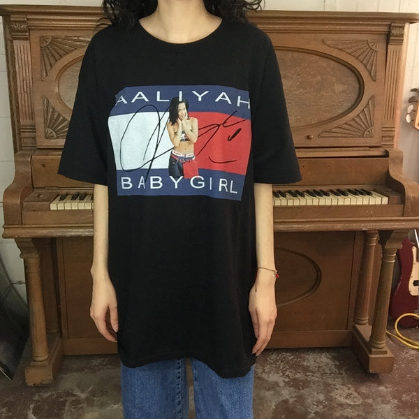 Aaliyah BABYGIRL Tommy Hilfiger T Shirt | Size L