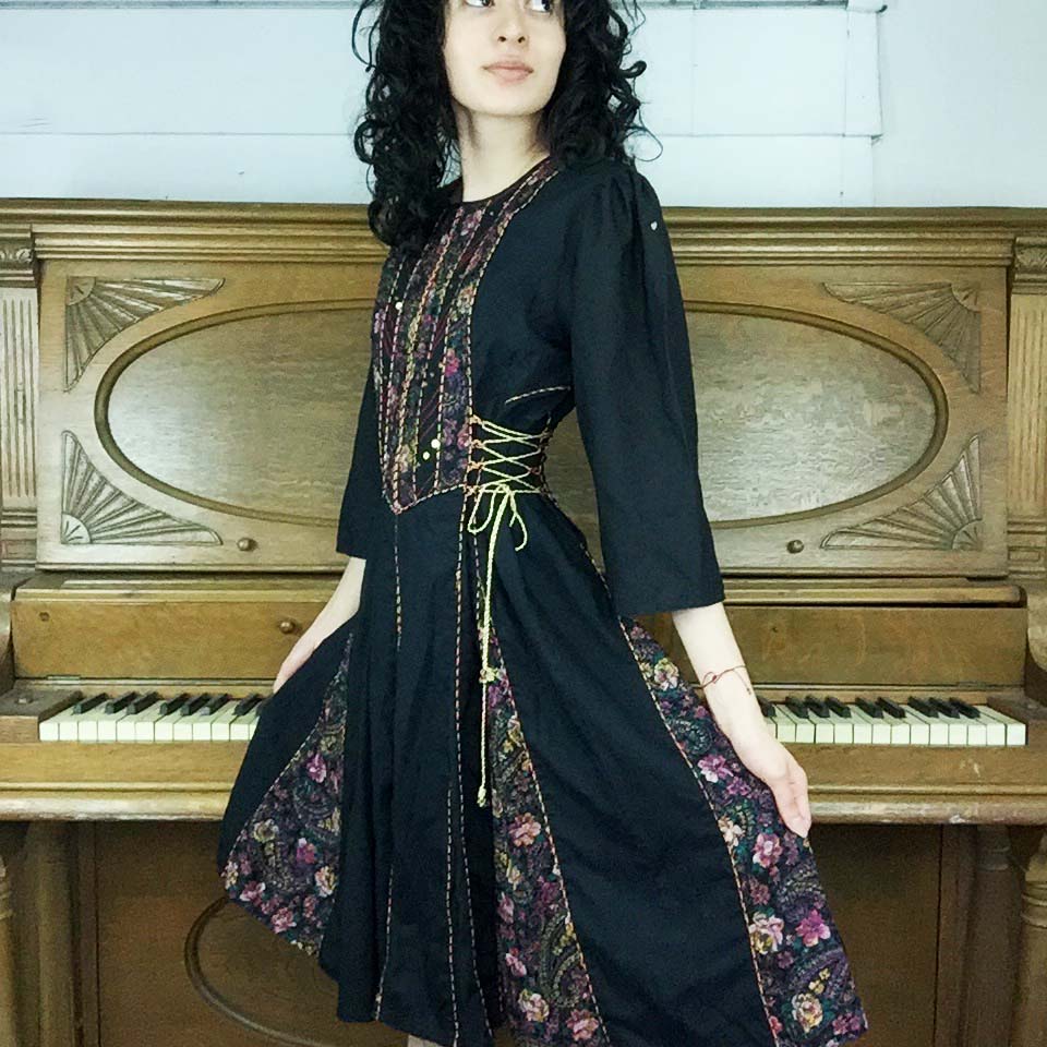 Vintage 70s | Lace Up Boho Witchy Hippie Floral Embroidered Prairie Dress
