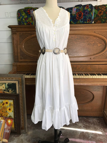 Spanish FIESTA 1970's Vintage/ White Gauzy Cotton Ruffled/ Sleeveless Dress/ Lace Edges/ Mexican Wedding/ Free Size