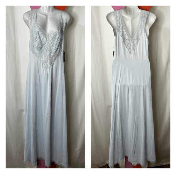 Vintage 50s 60s | Blue Nylon and Lace Slip | 34