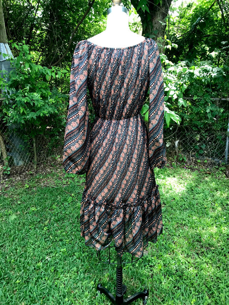 VTG 70s | Prairie Floral Boho Hippie Bell Sleeve 1970s Dress | M L